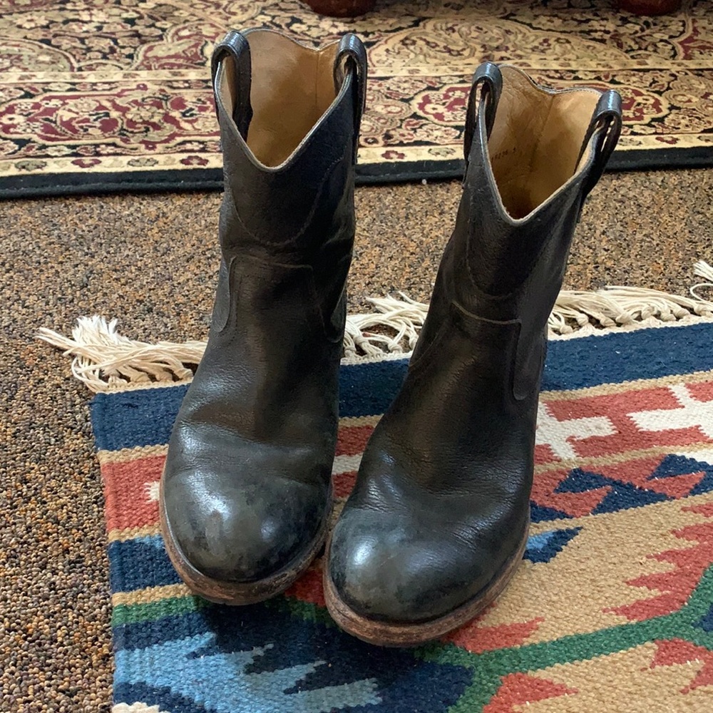 Black Frye midi Boots in 6 1/2